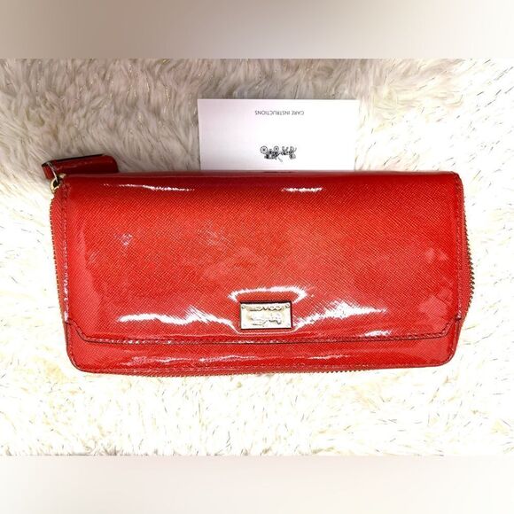 ➡️Coach Wallet Patent Leather Zip Arround Wallet - Picture 1 of 8